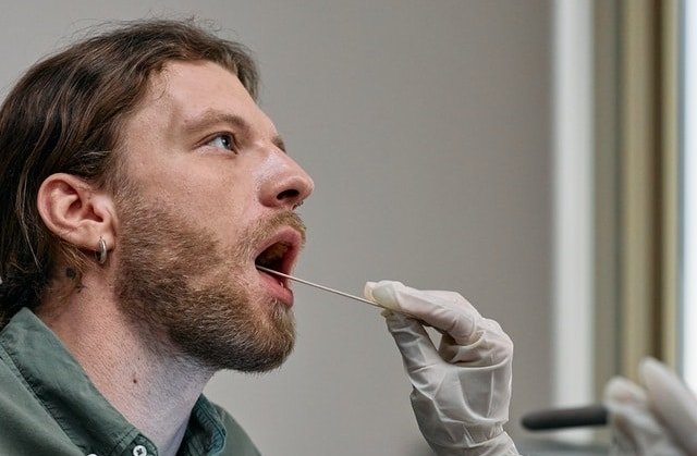 Le test salivaire pour détecter le cannabidiol